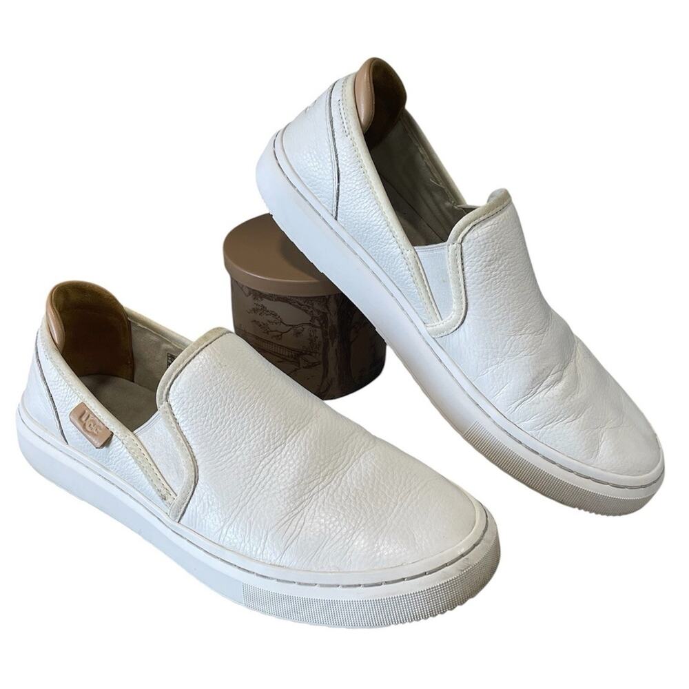 UGG Woman's Size 10 Alameda 1130779 White Cream Low Top Slip On Leather Sneaker